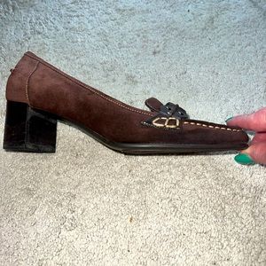 NWOT Brown Suede Aerosole heeled loafers